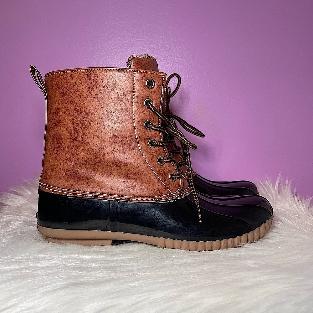 New Yoki Dylan Women’s Two Tone Brown and Black Duck Boots